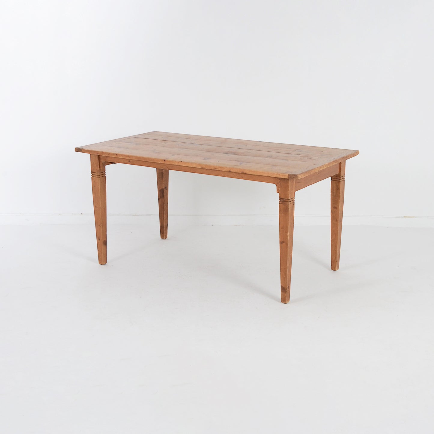 ダイニングテーブル