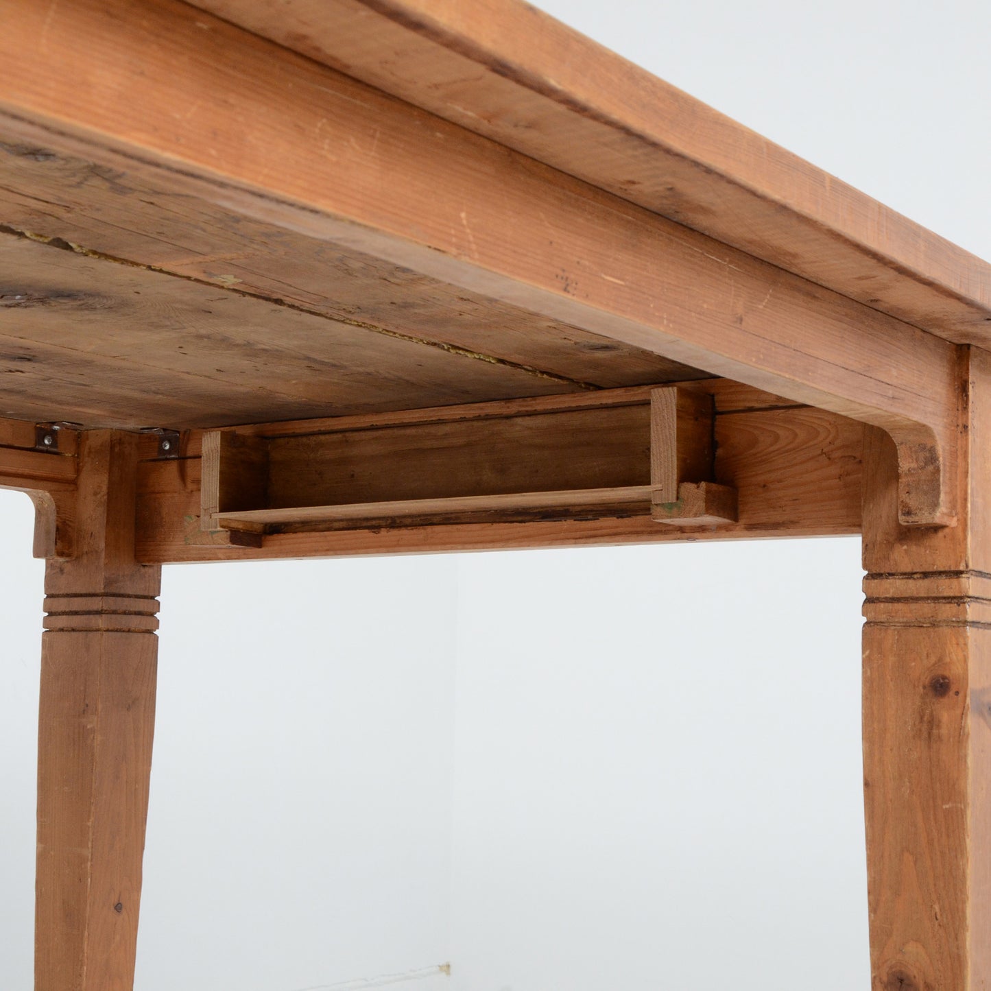 ダイニングテーブル