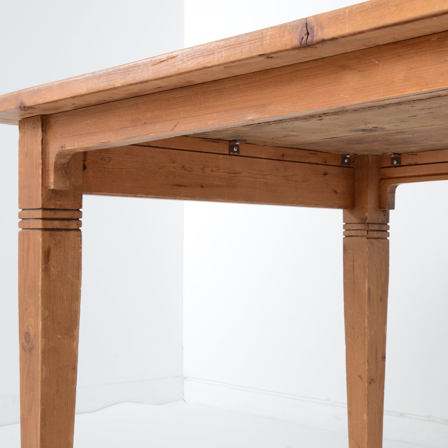 ダイニングテーブル