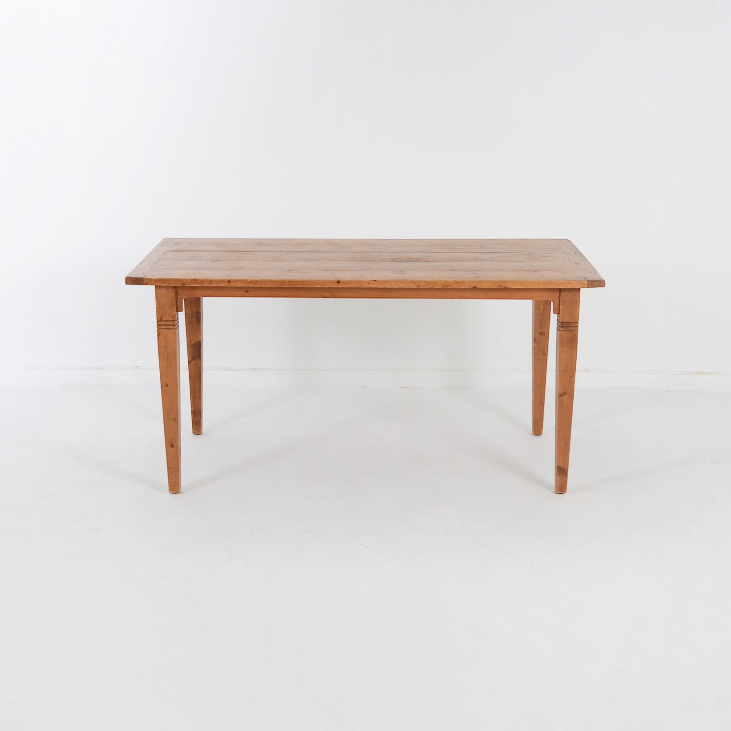 ダイニングテーブル