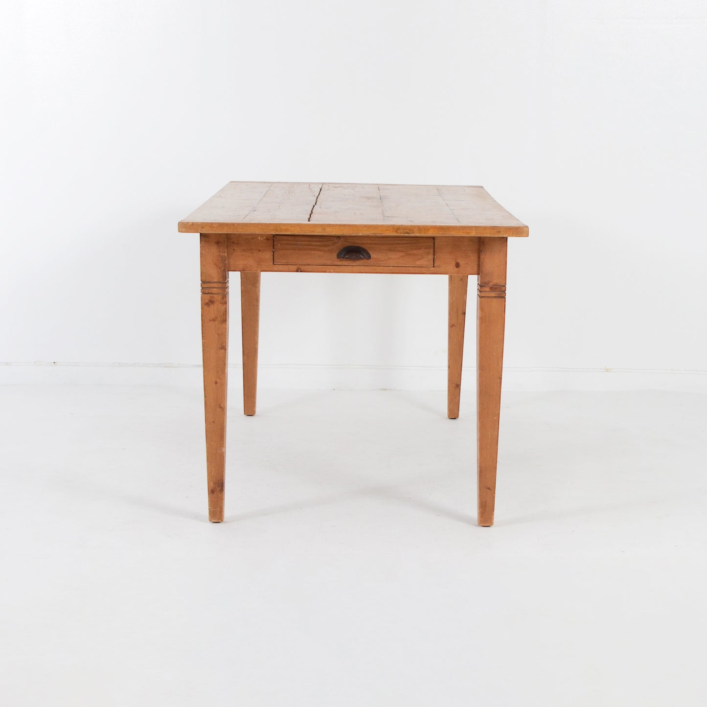 ダイニングテーブル