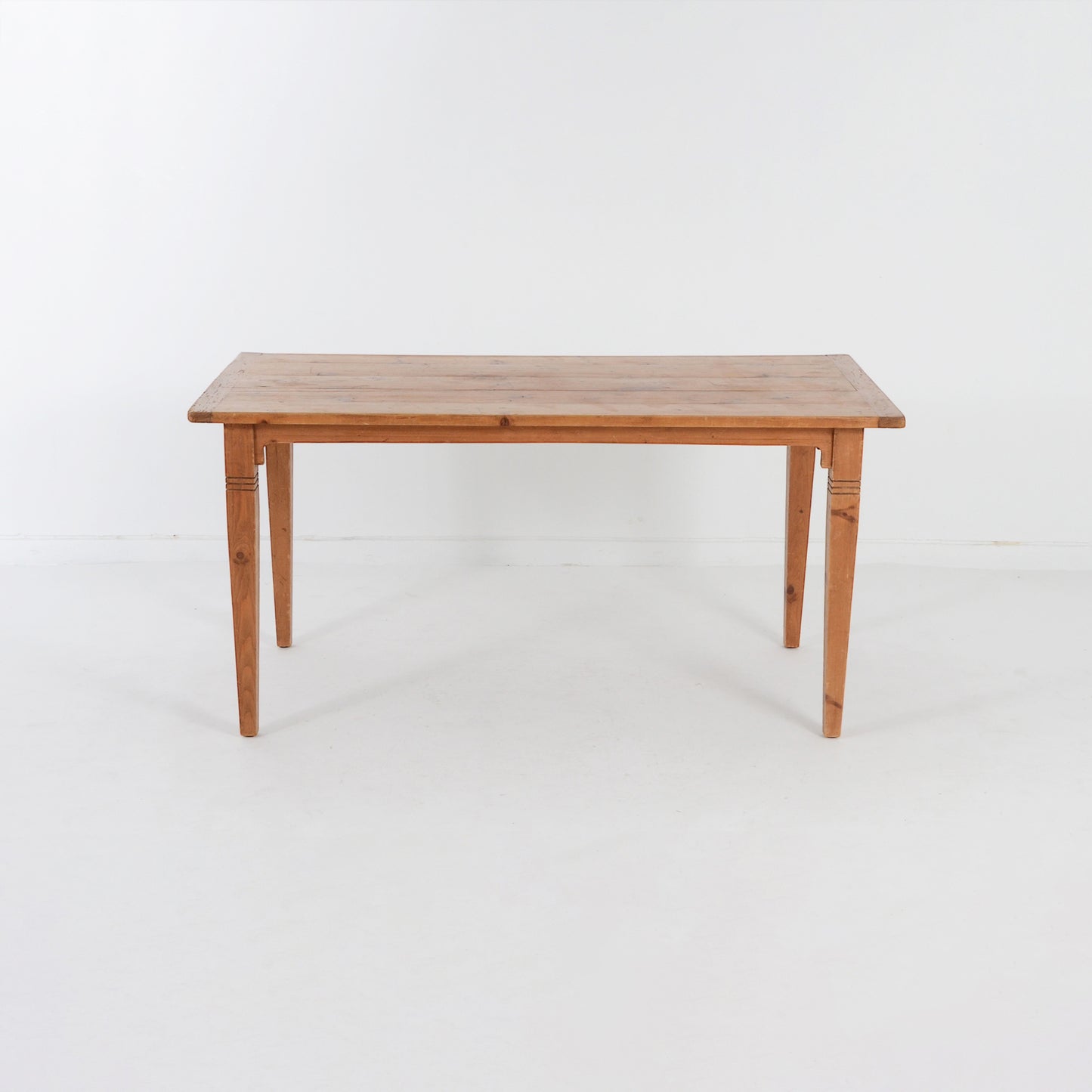 ダイニングテーブル