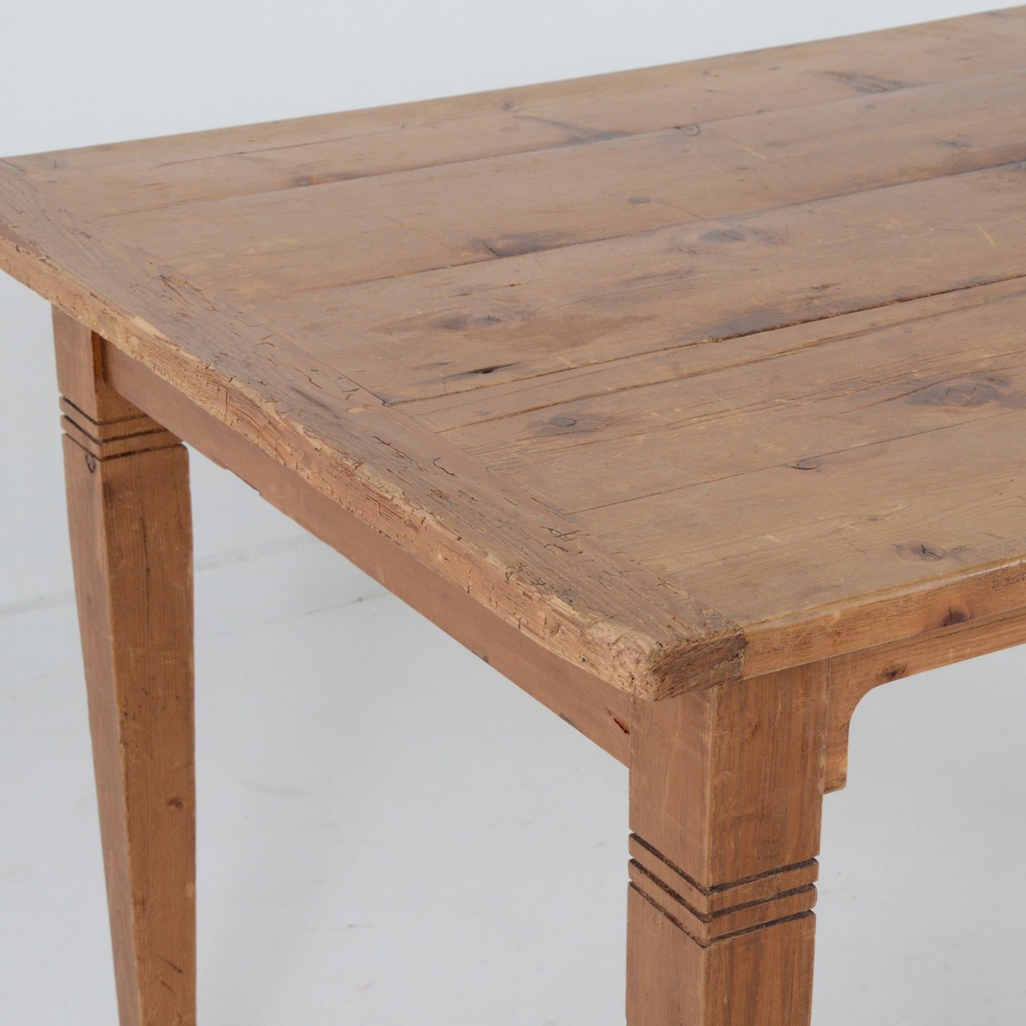 ダイニングテーブル