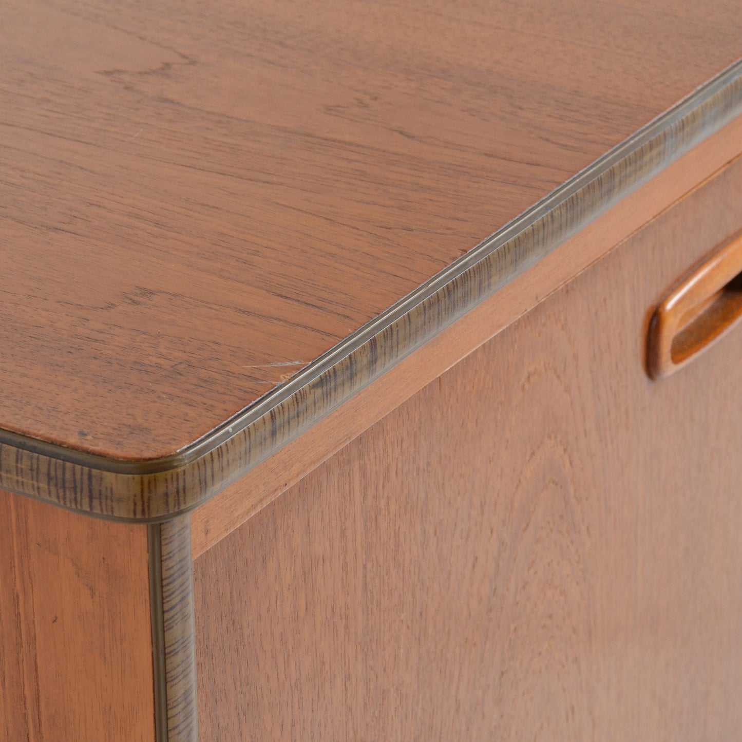 カクテルキャビネット