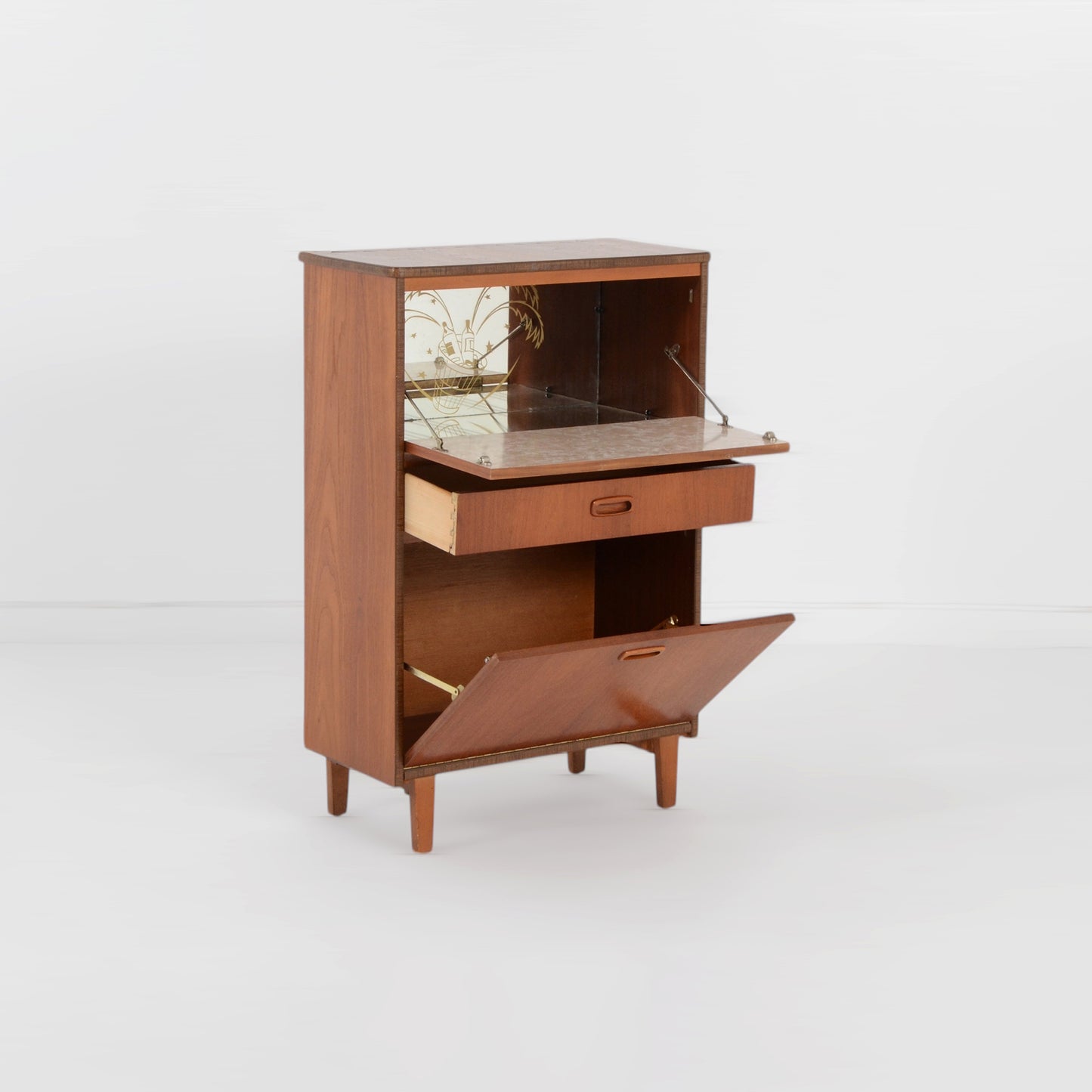 カクテルキャビネット