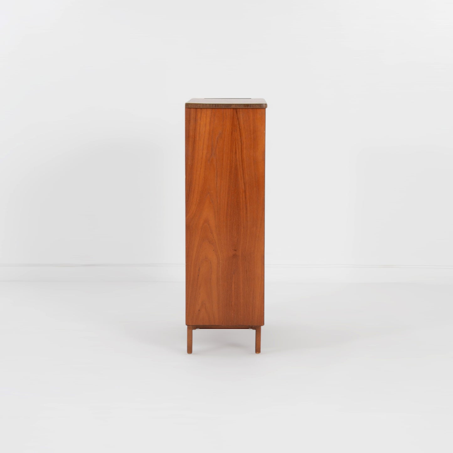 カクテルキャビネット