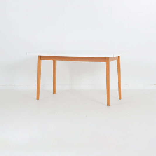 ダイニングテーブル