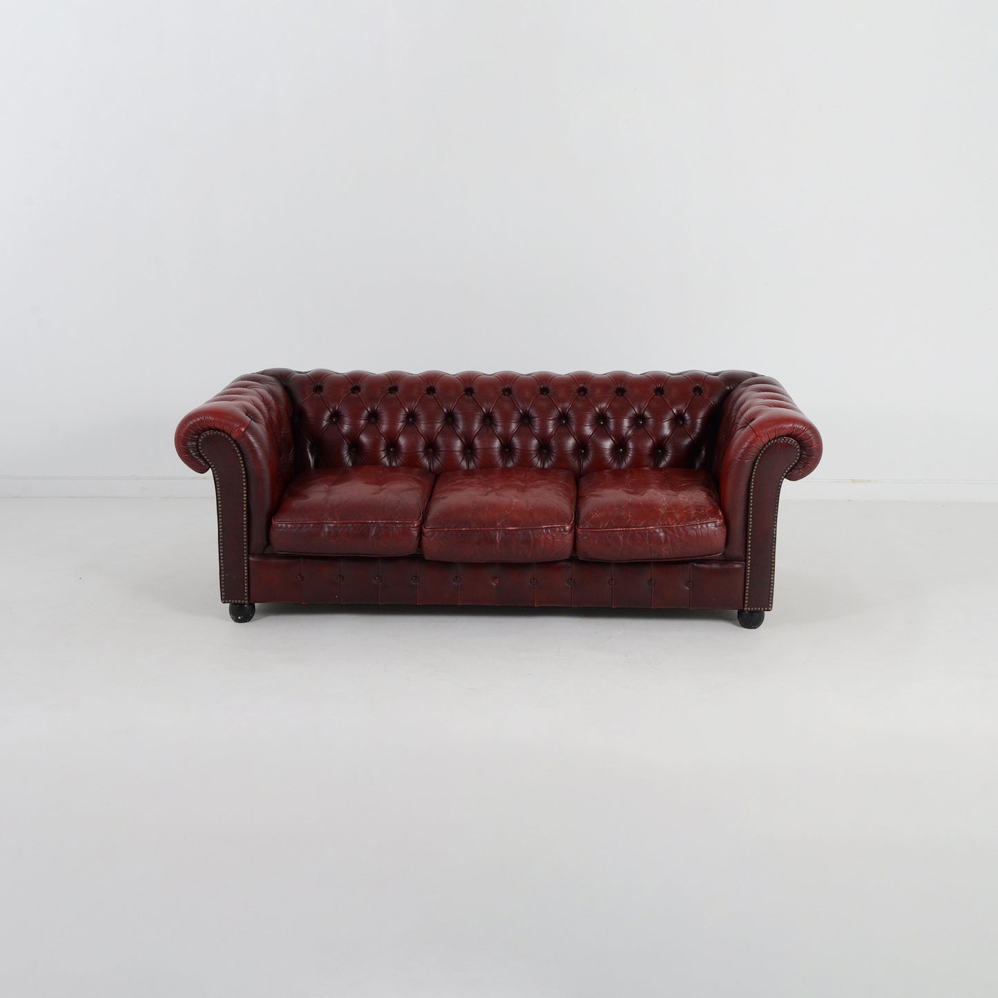 チェスターフィールド エセックス 3シーターレザーソファ