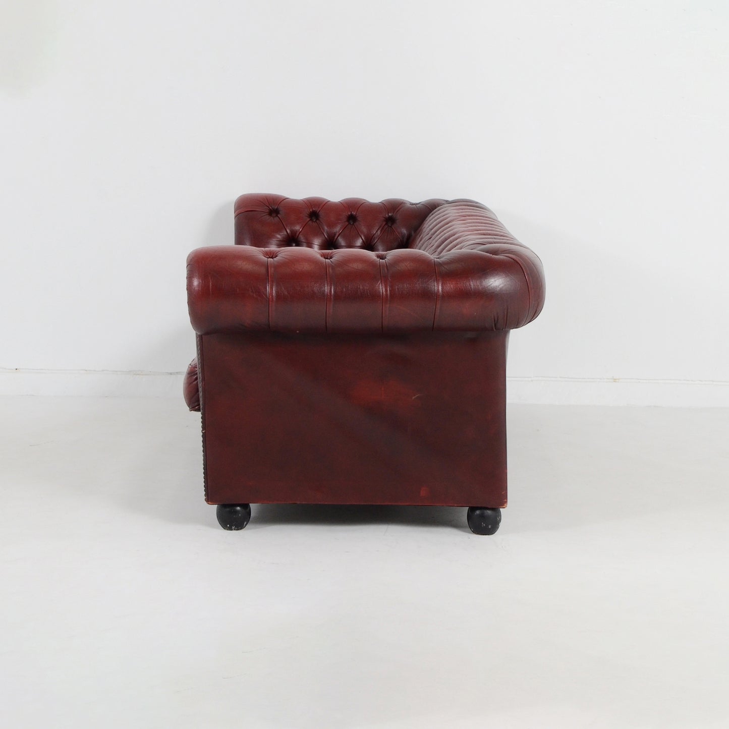 チェスターフィールド エセックス 3シーターレザーソファ