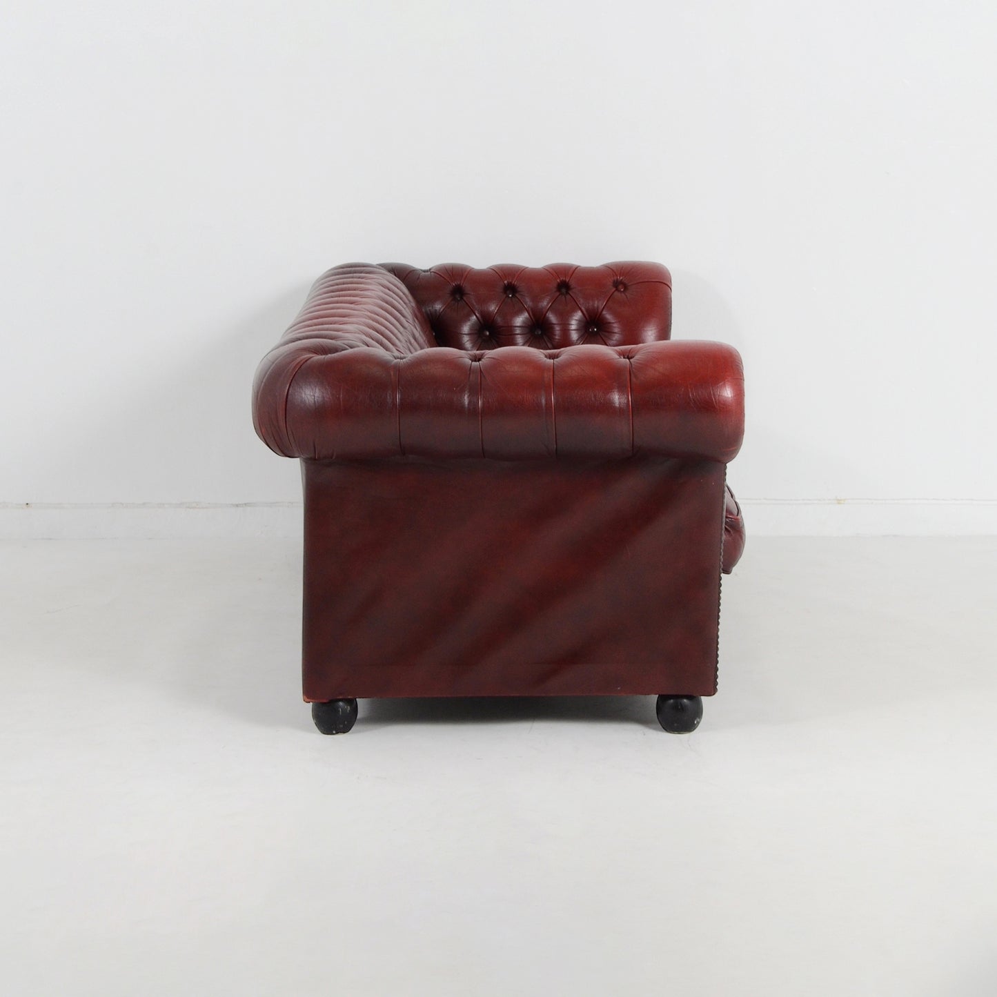 チェスターフィールド エセックス 3シーターレザーソファ