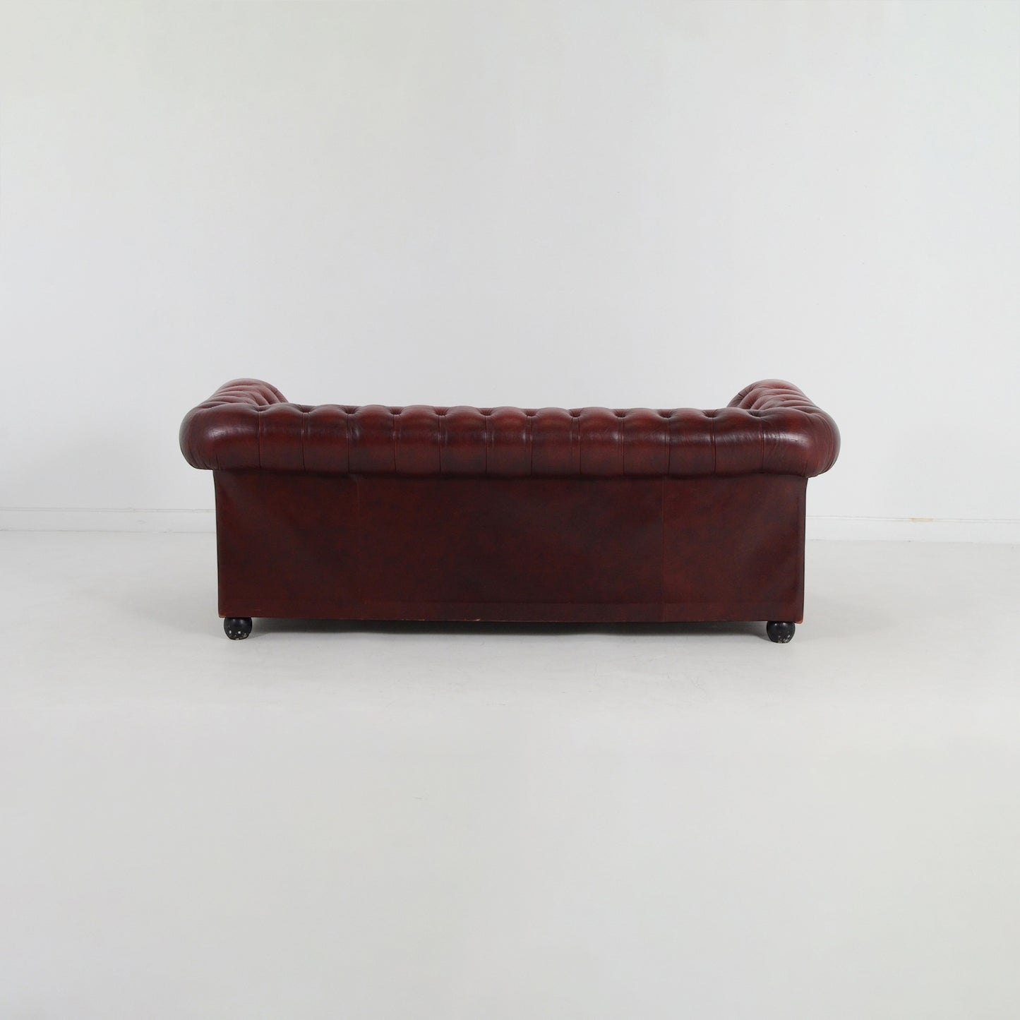 チェスターフィールド エセックス 3シーターレザーソファ