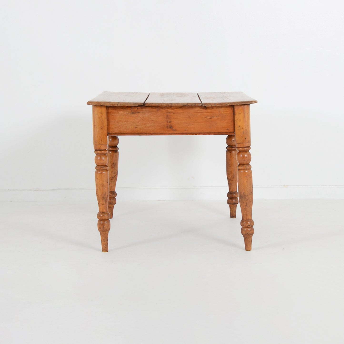 オールドパインテーブル