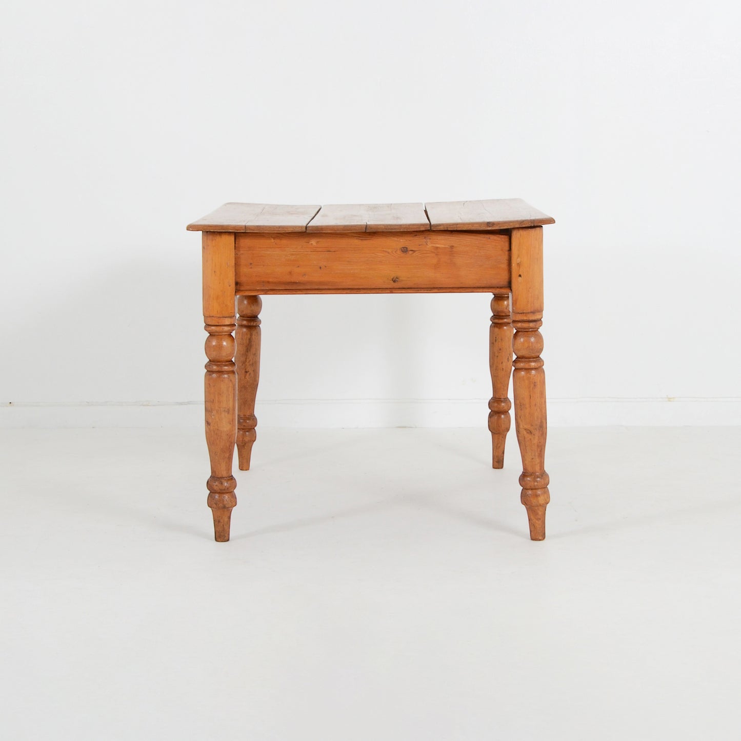 オールドパインテーブル