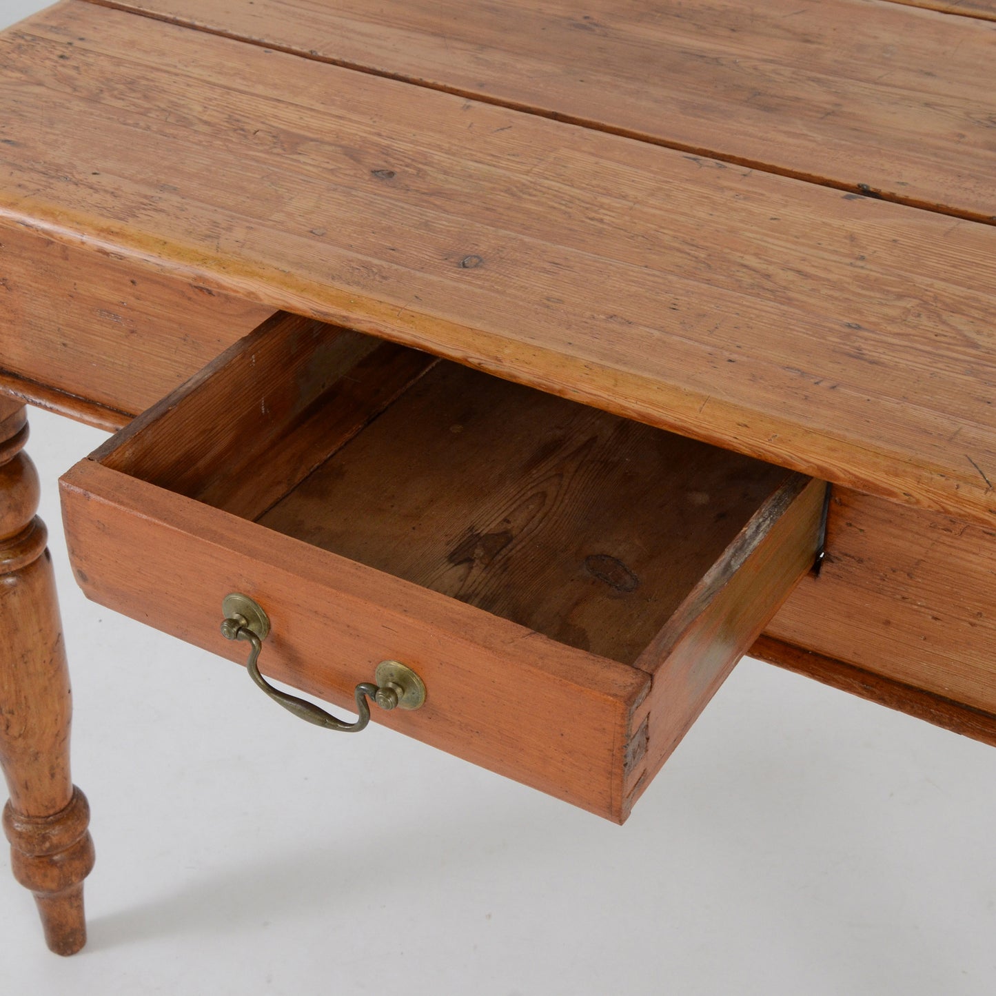 オールドパインテーブル