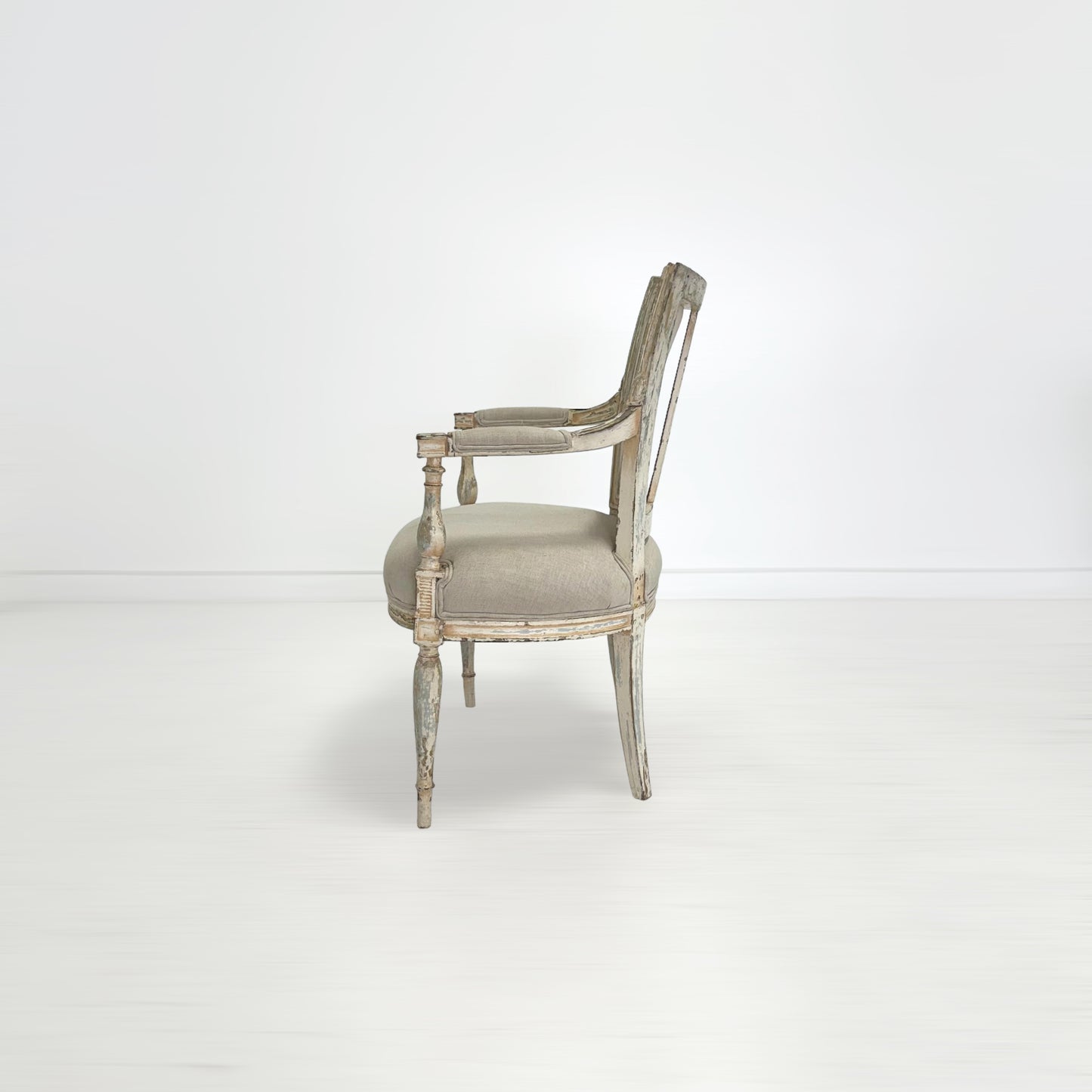 サロンアームチェア