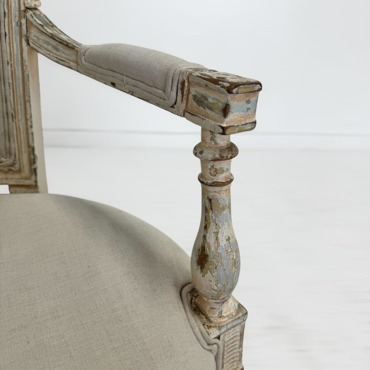 サロンアームチェア