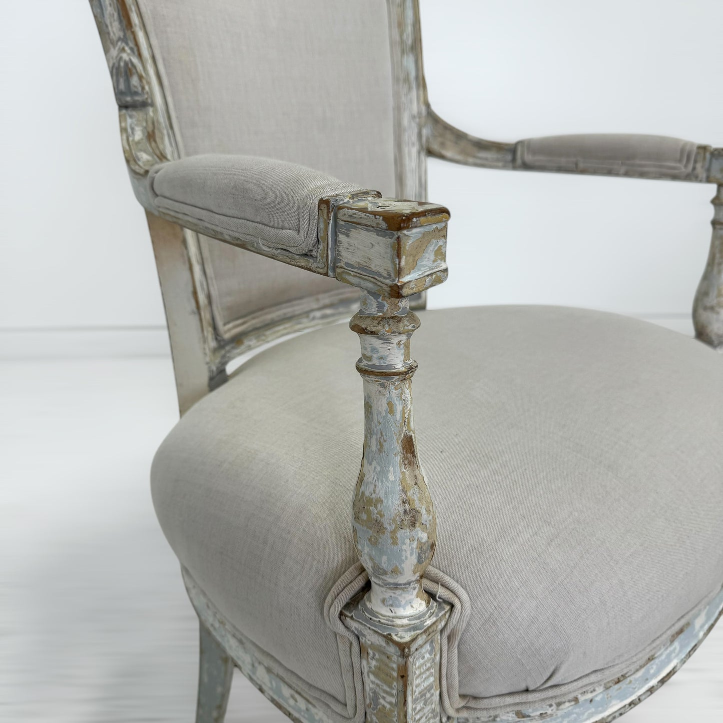 サロンアームチェア