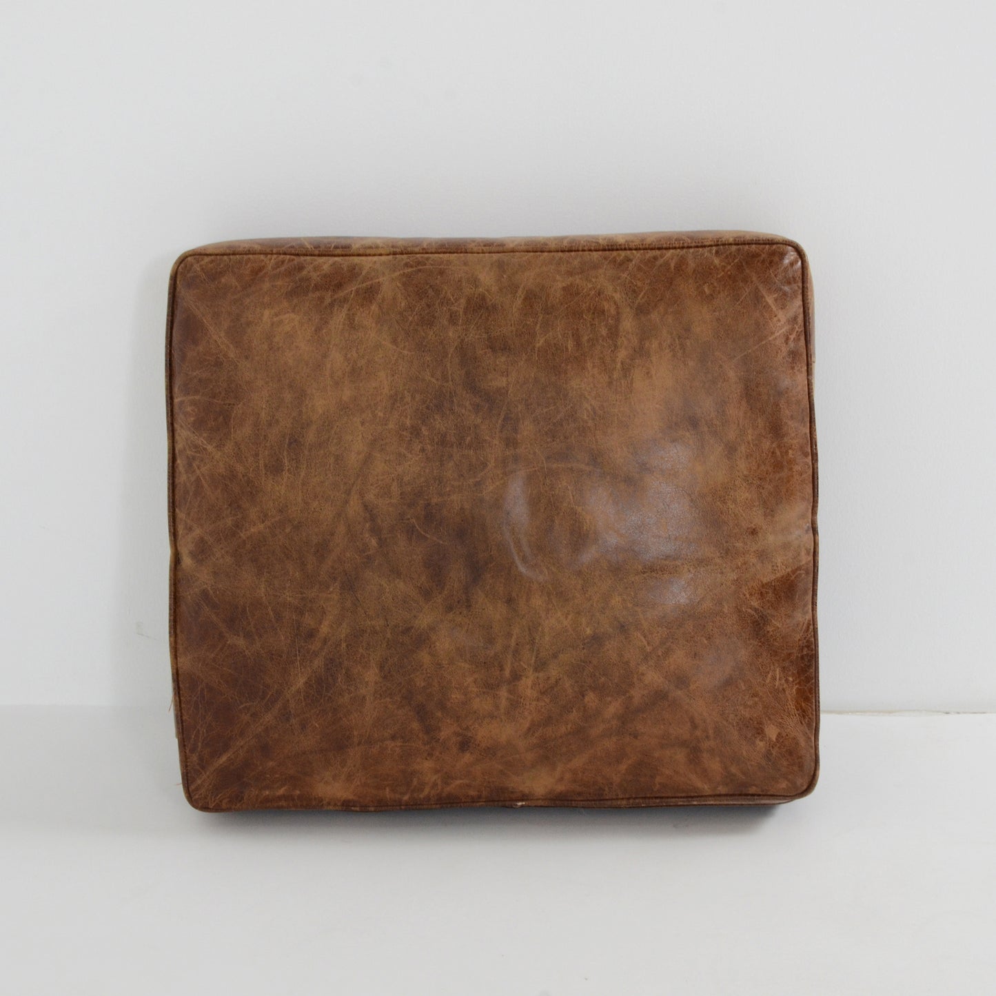 チェスターフィールド 2シーターレザーソファ