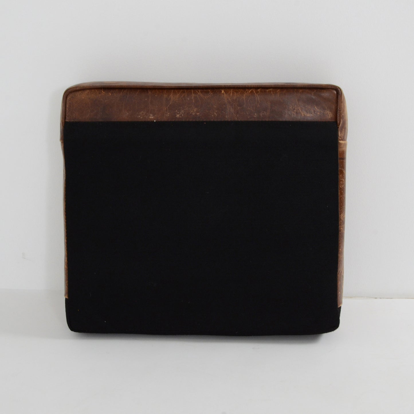 チェスターフィールド 2シーターレザーソファ