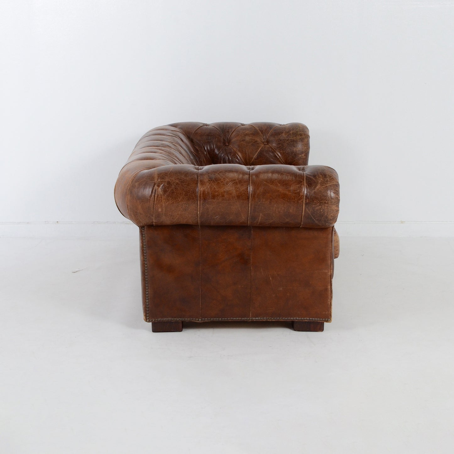 チェスターフィールド 2シーターレザーソファ