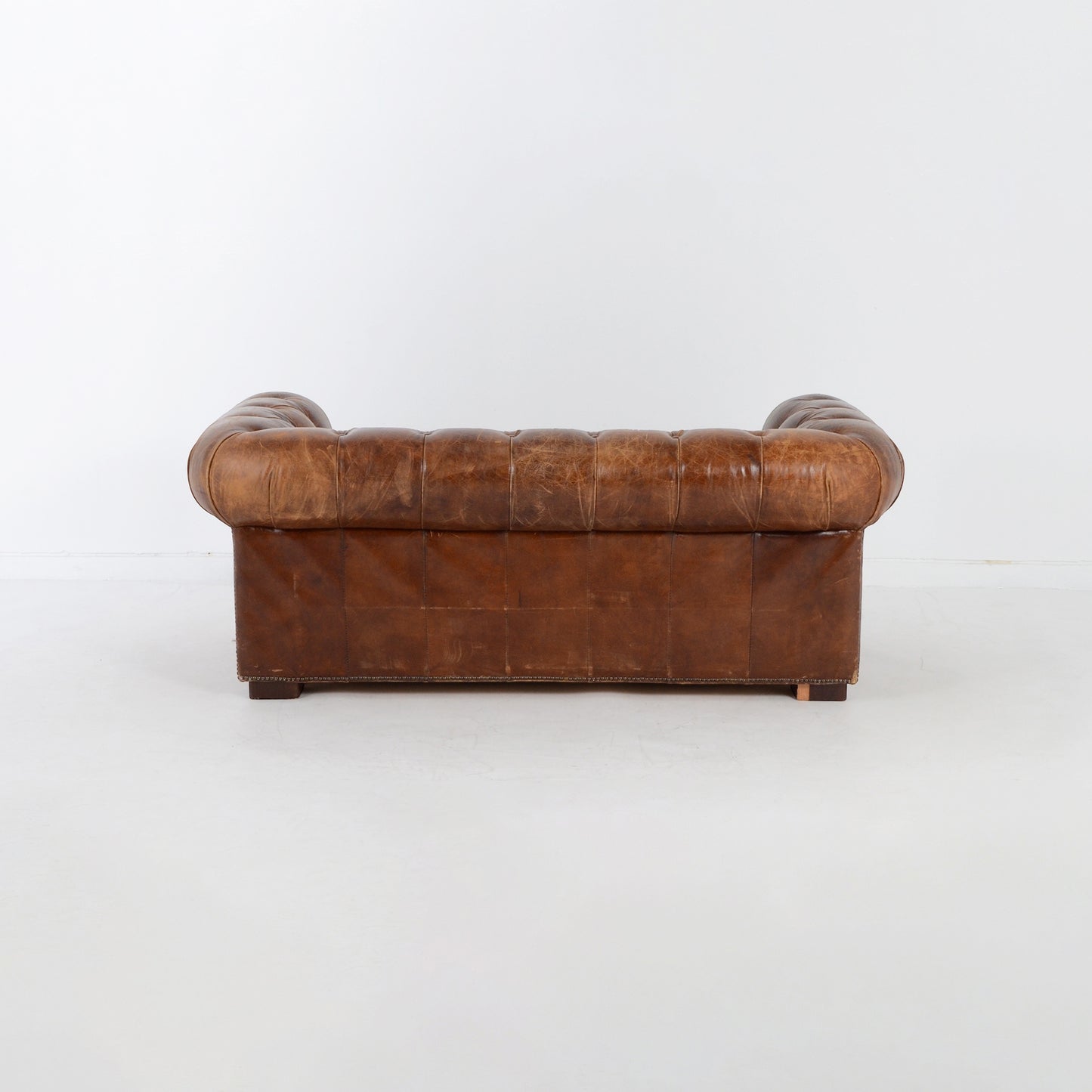 チェスターフィールド 2シーターレザーソファ