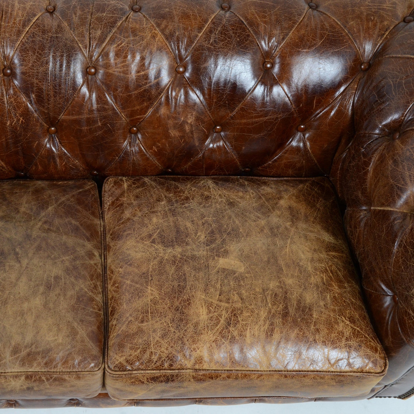 チェスターフィールド 2シーターレザーソファ