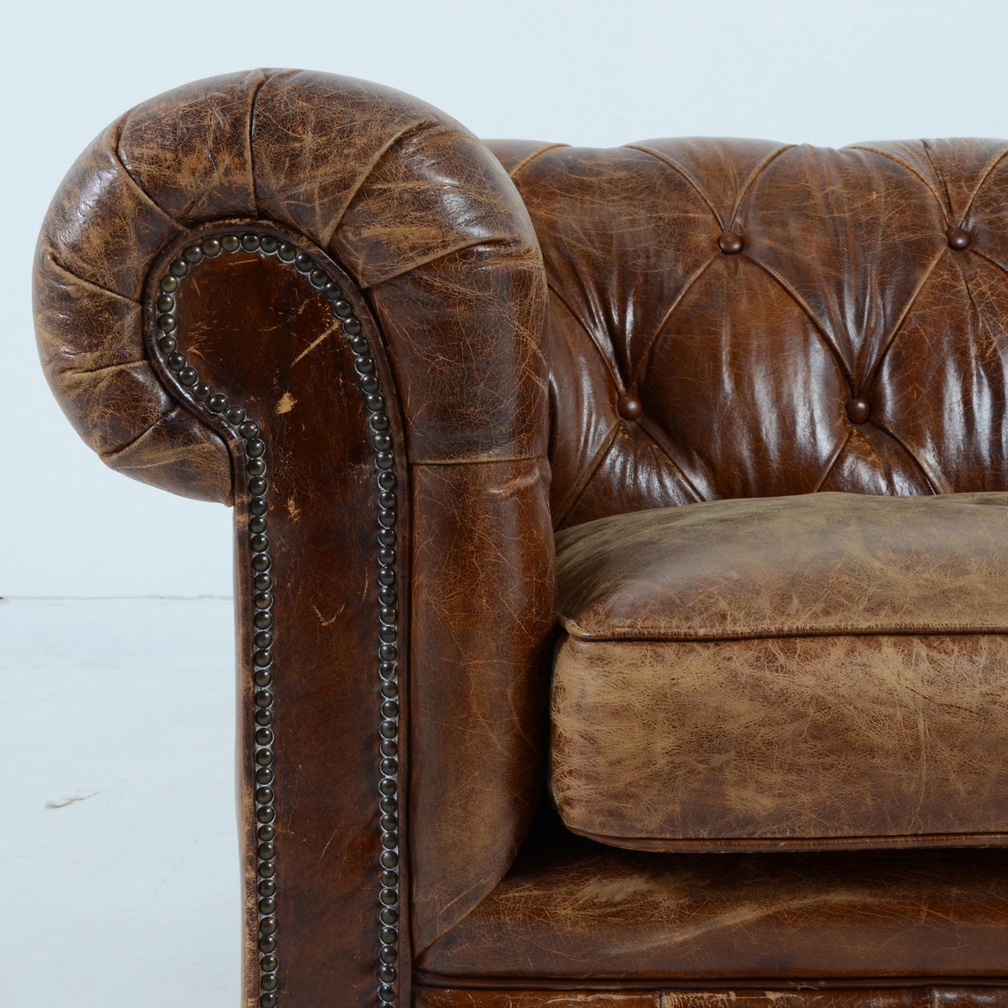 チェスターフィールド 2シーターレザーソファ