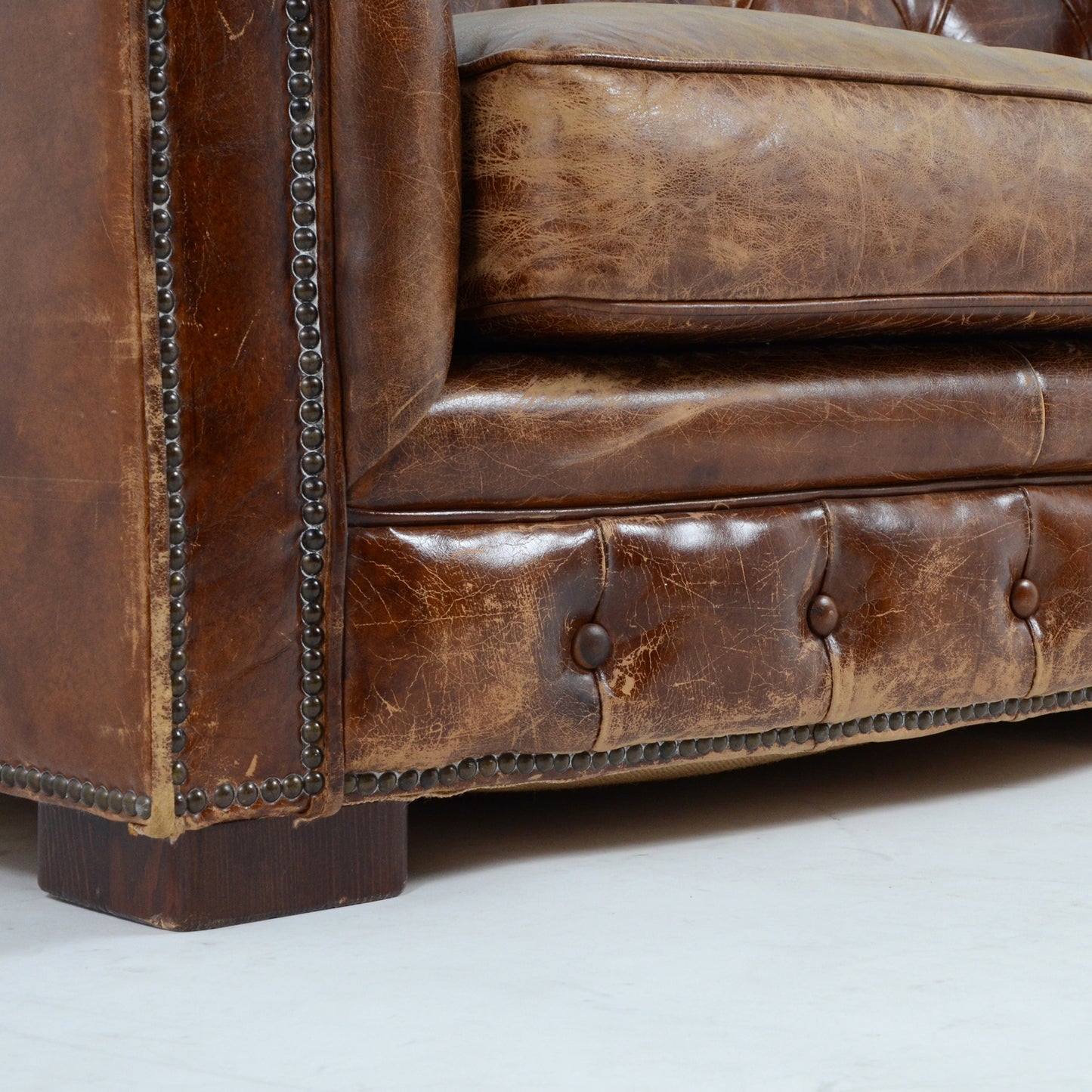 チェスターフィールド 2シーターレザーソファ