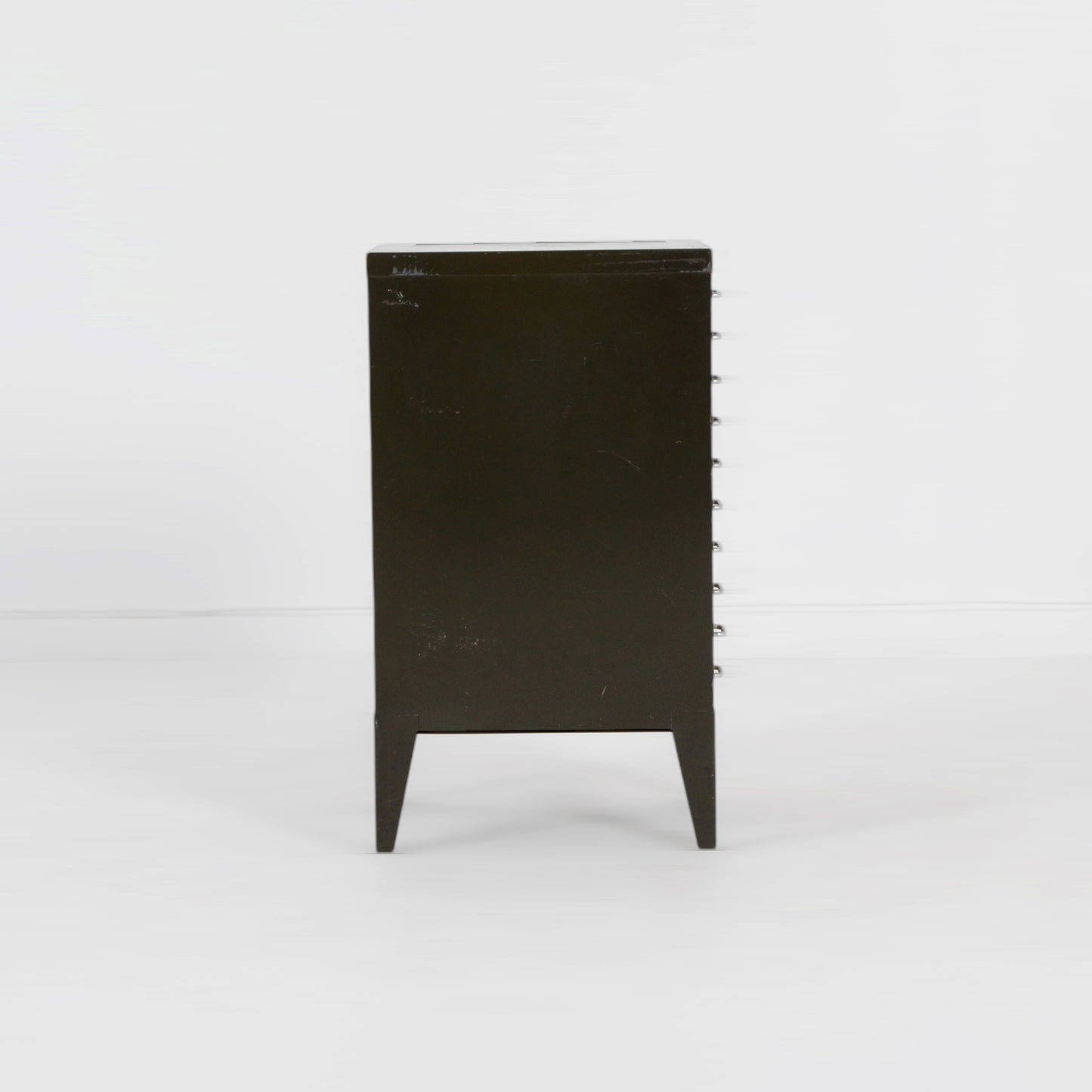 メタルキャビネット