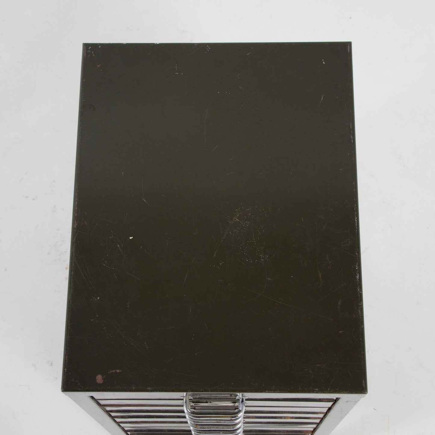 メタルキャビネット