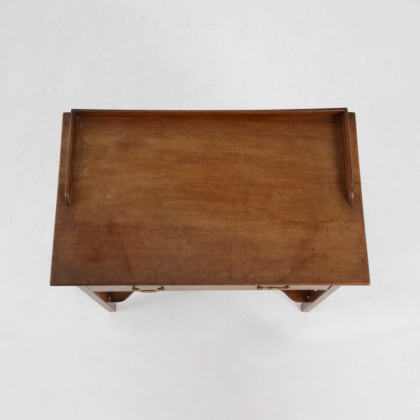 ダムウェイターテーブル