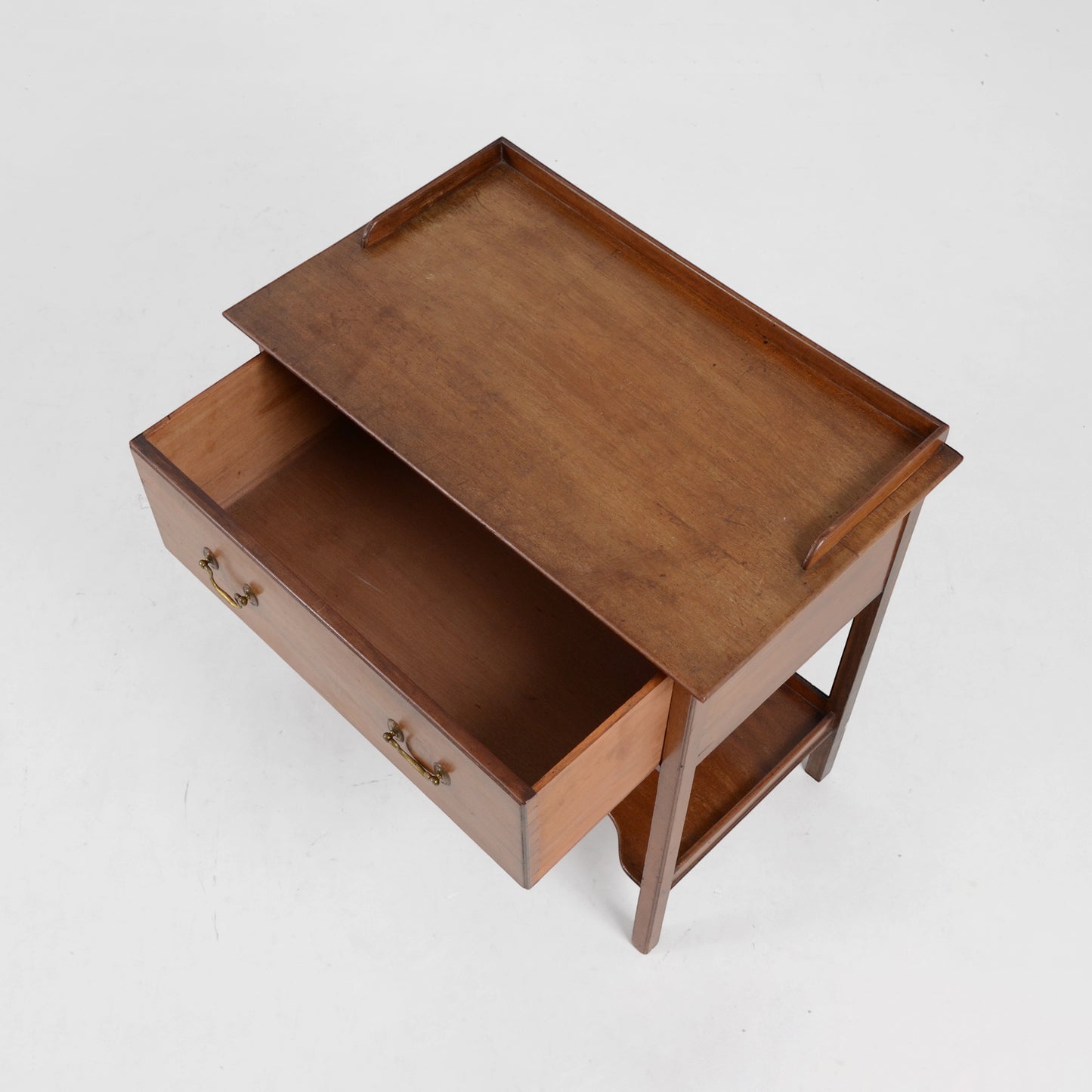 ダムウェイターテーブル