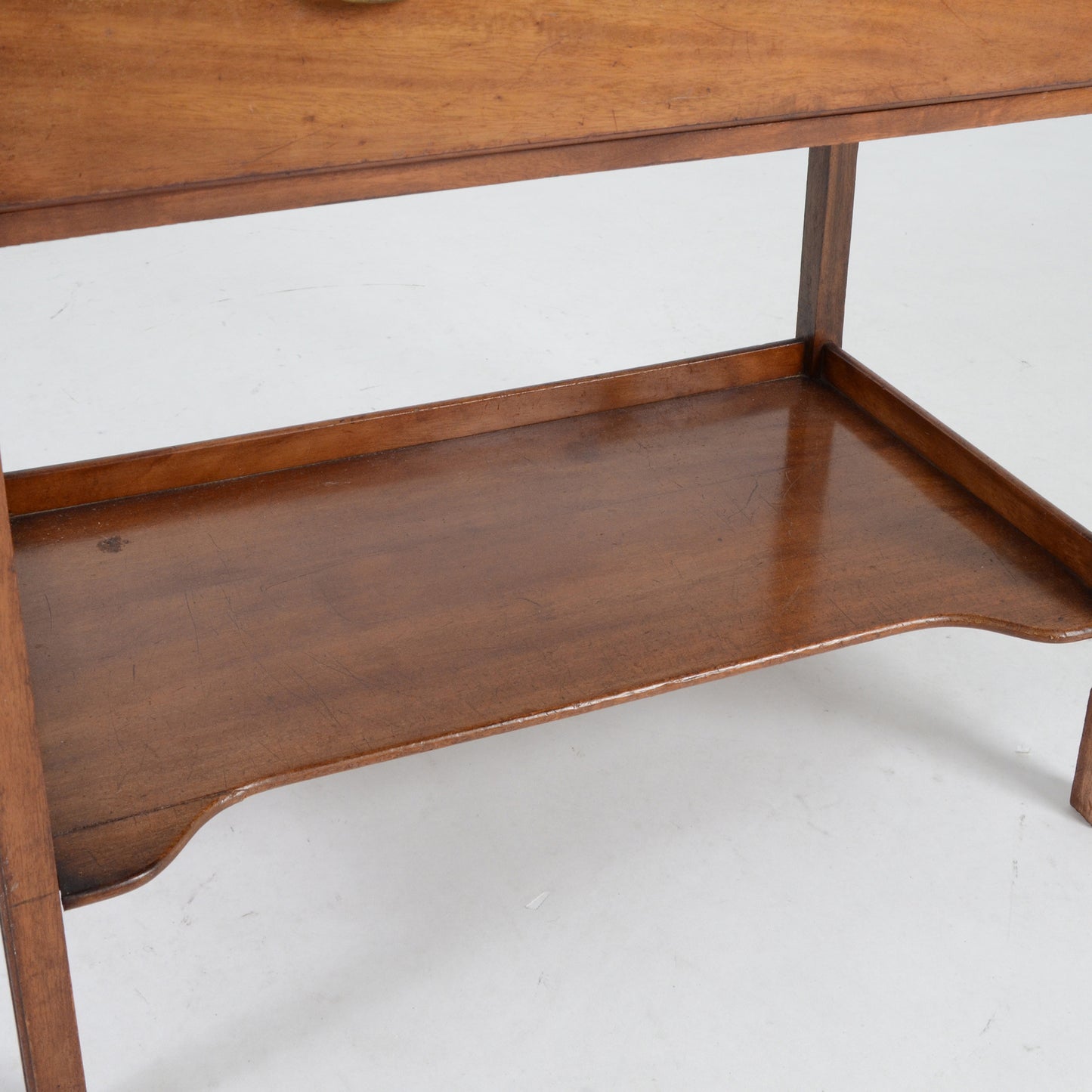 ダムウェイターテーブル