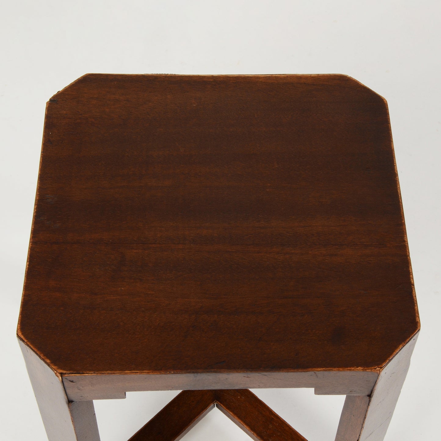 サイドテーブル