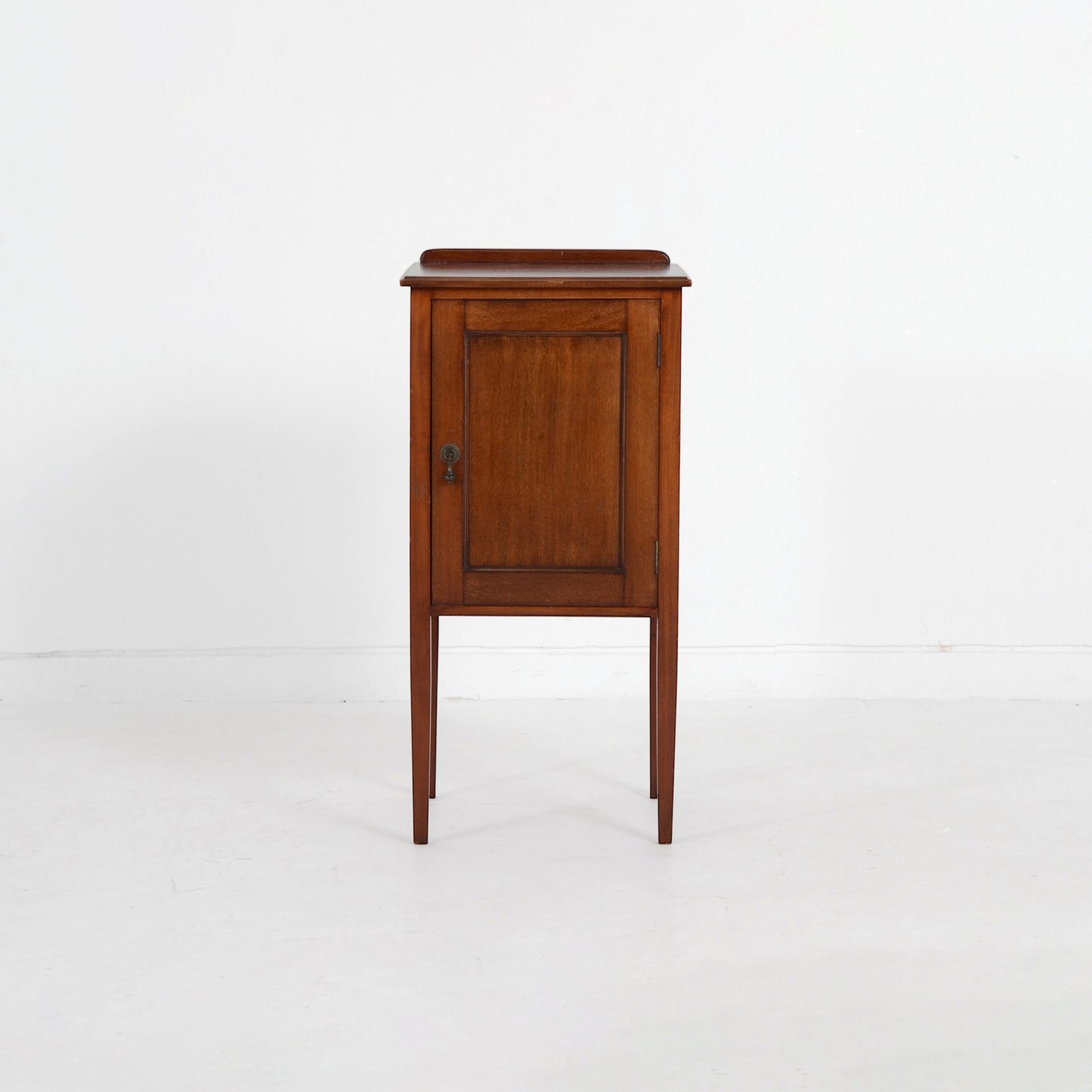 サイドチェスト