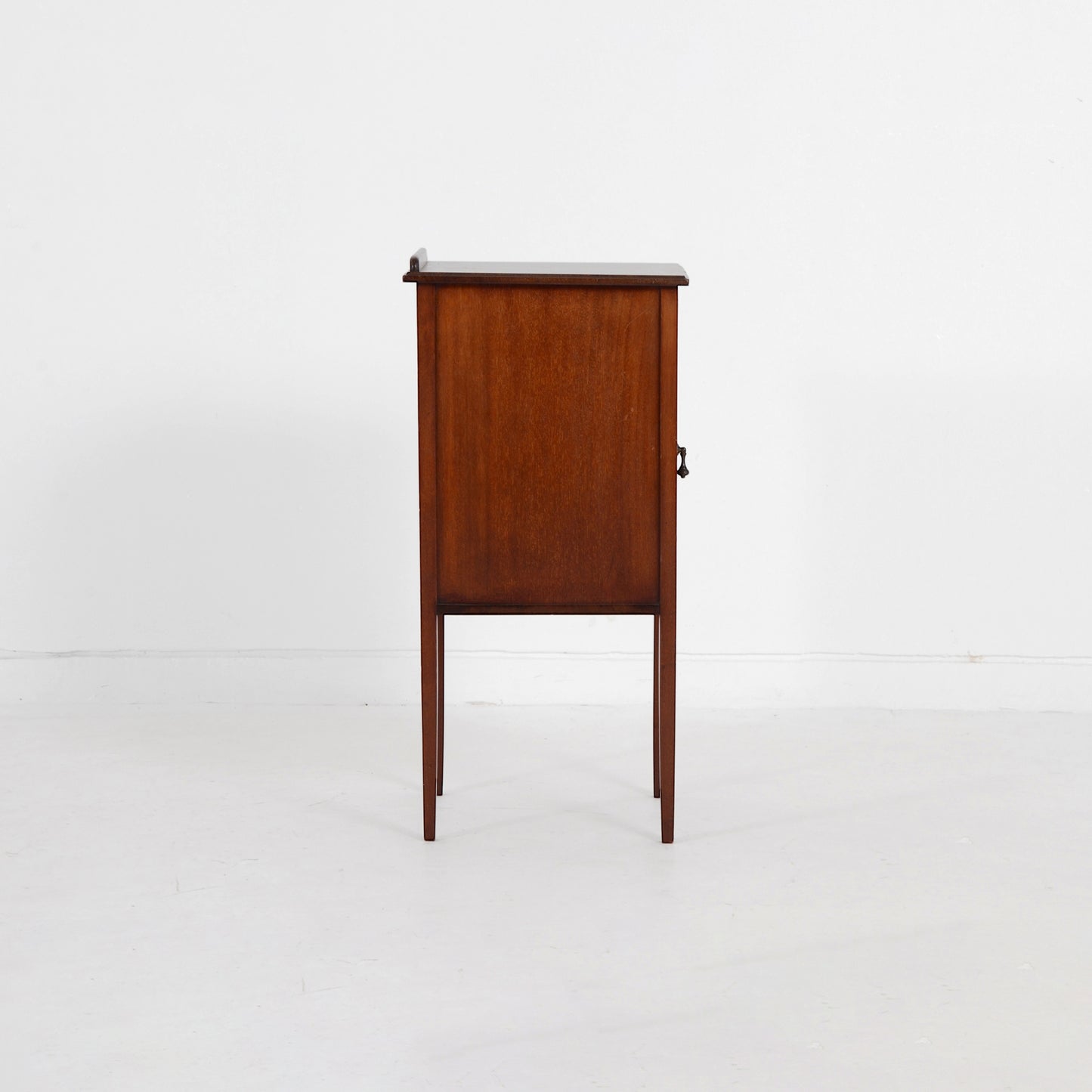 サイドチェスト