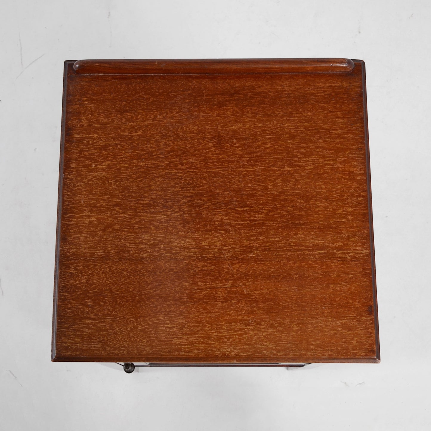 サイドチェスト