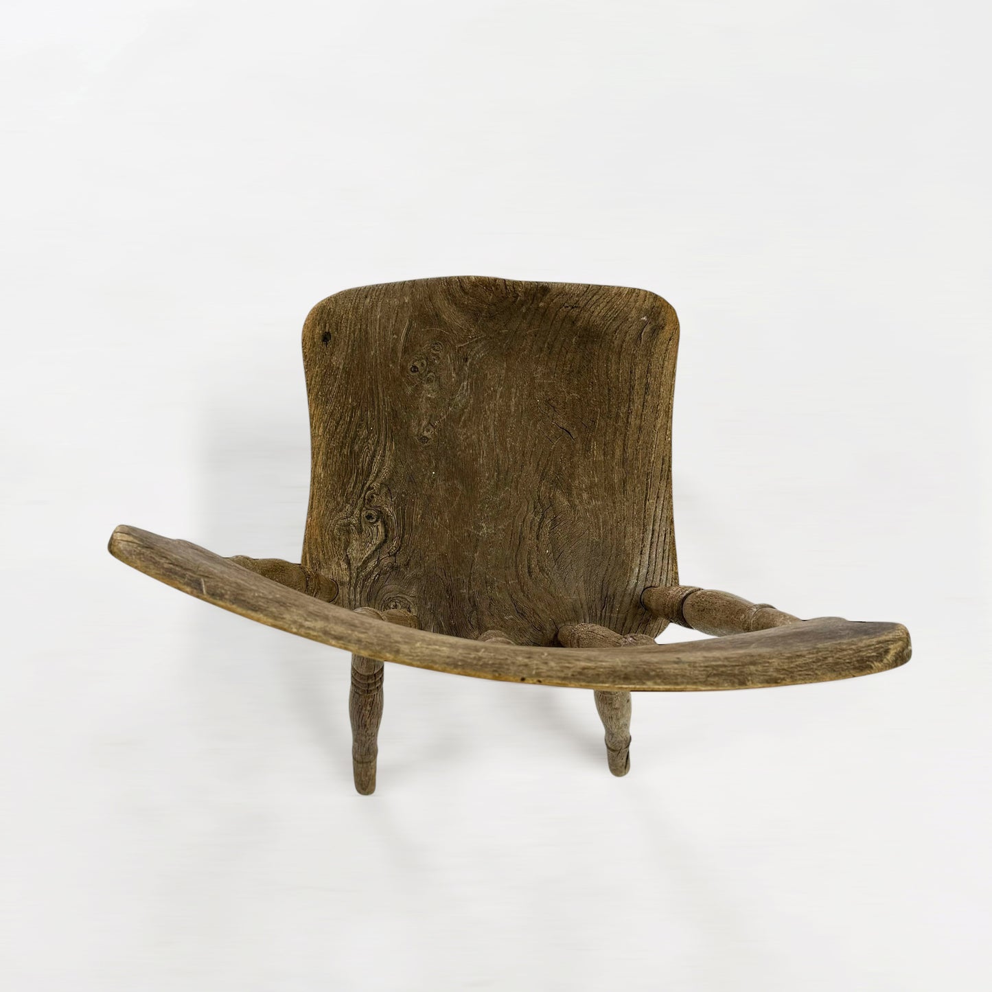 スピンドルバックチェア