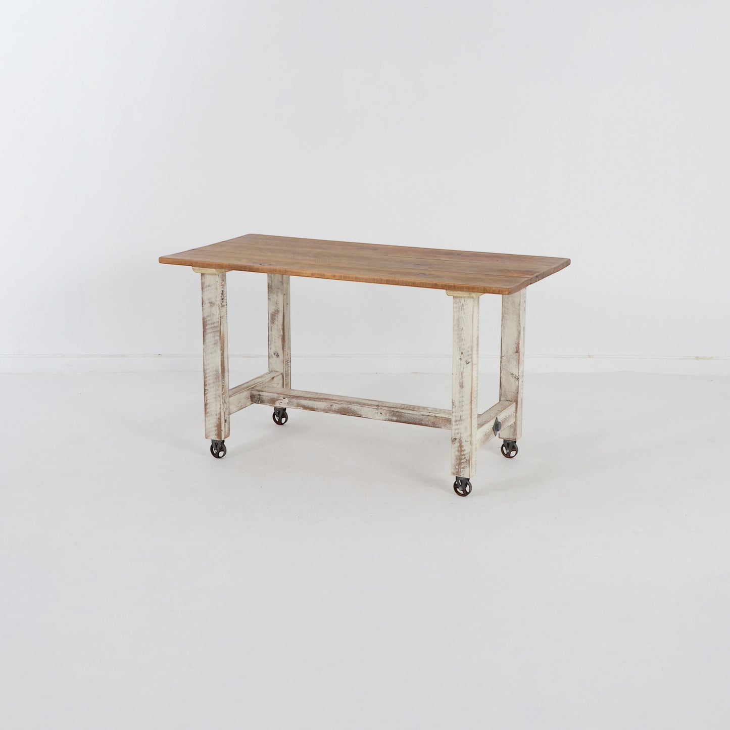 サーバーテーブル