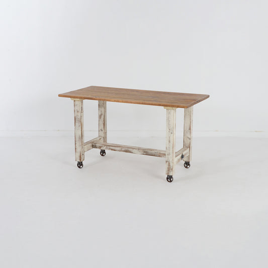 サーバーテーブル