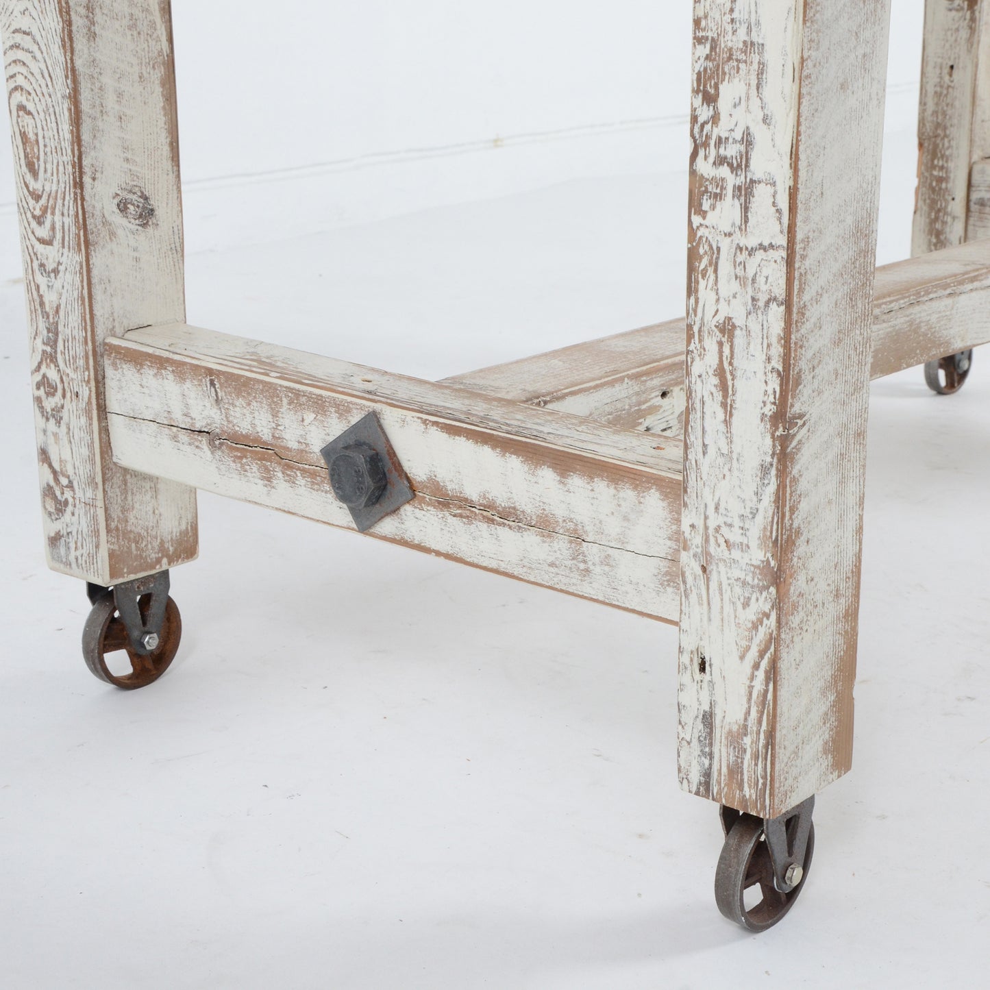 サーバーテーブル