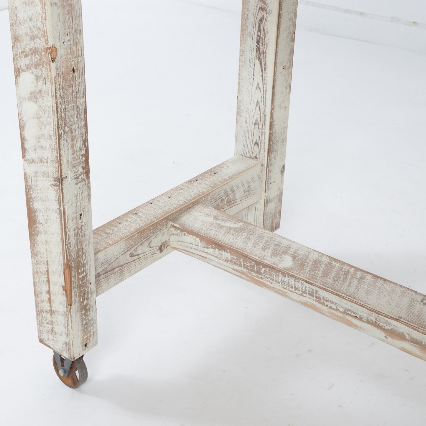 サーバーテーブル