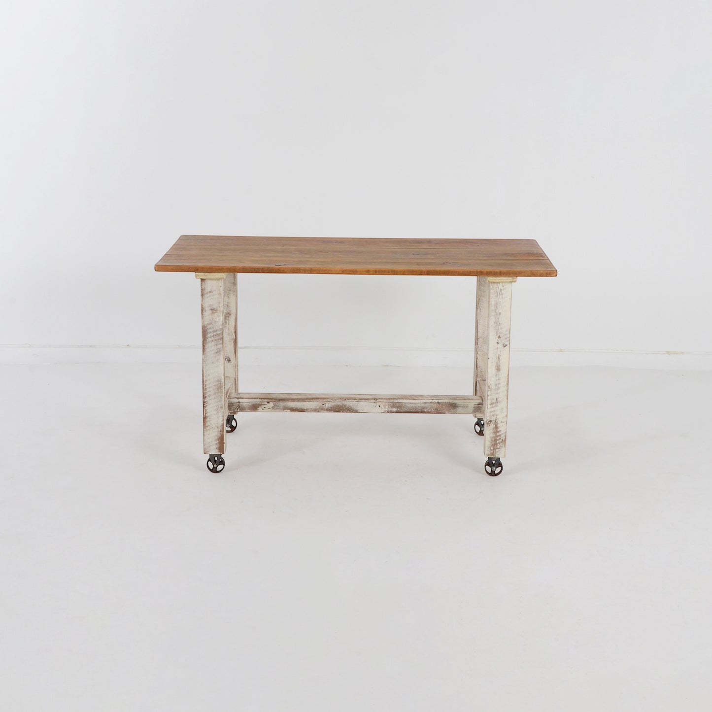 サーバーテーブル