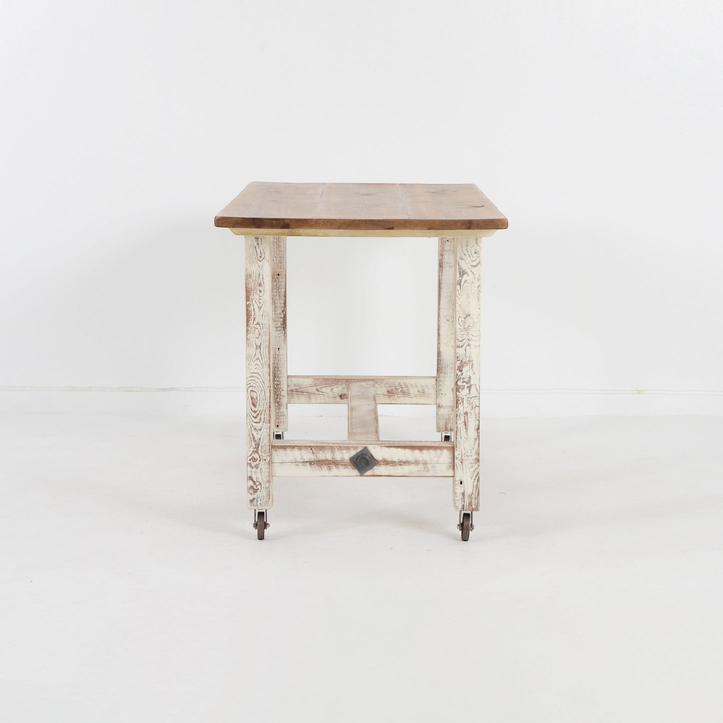 サーバーテーブル