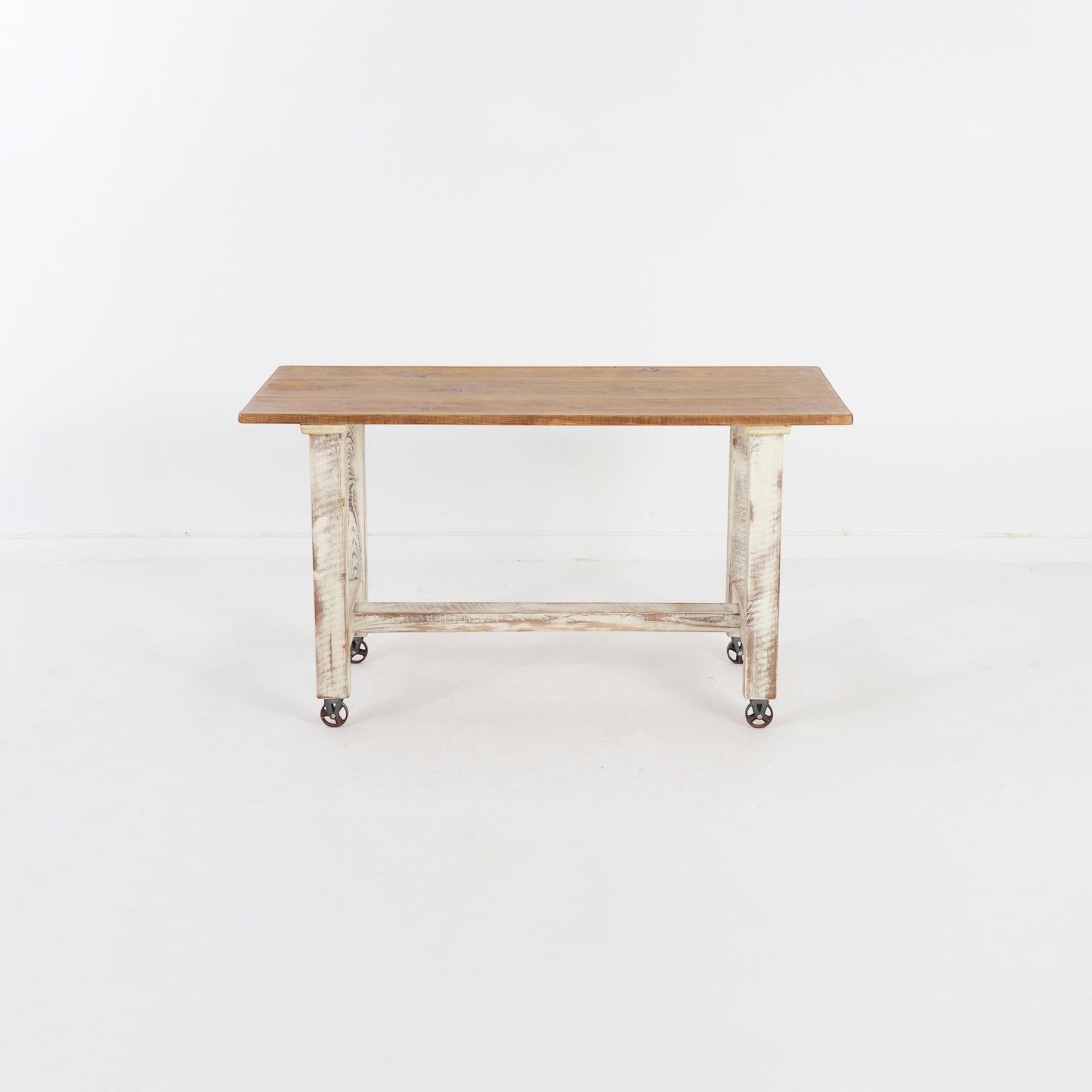 サーバーテーブル