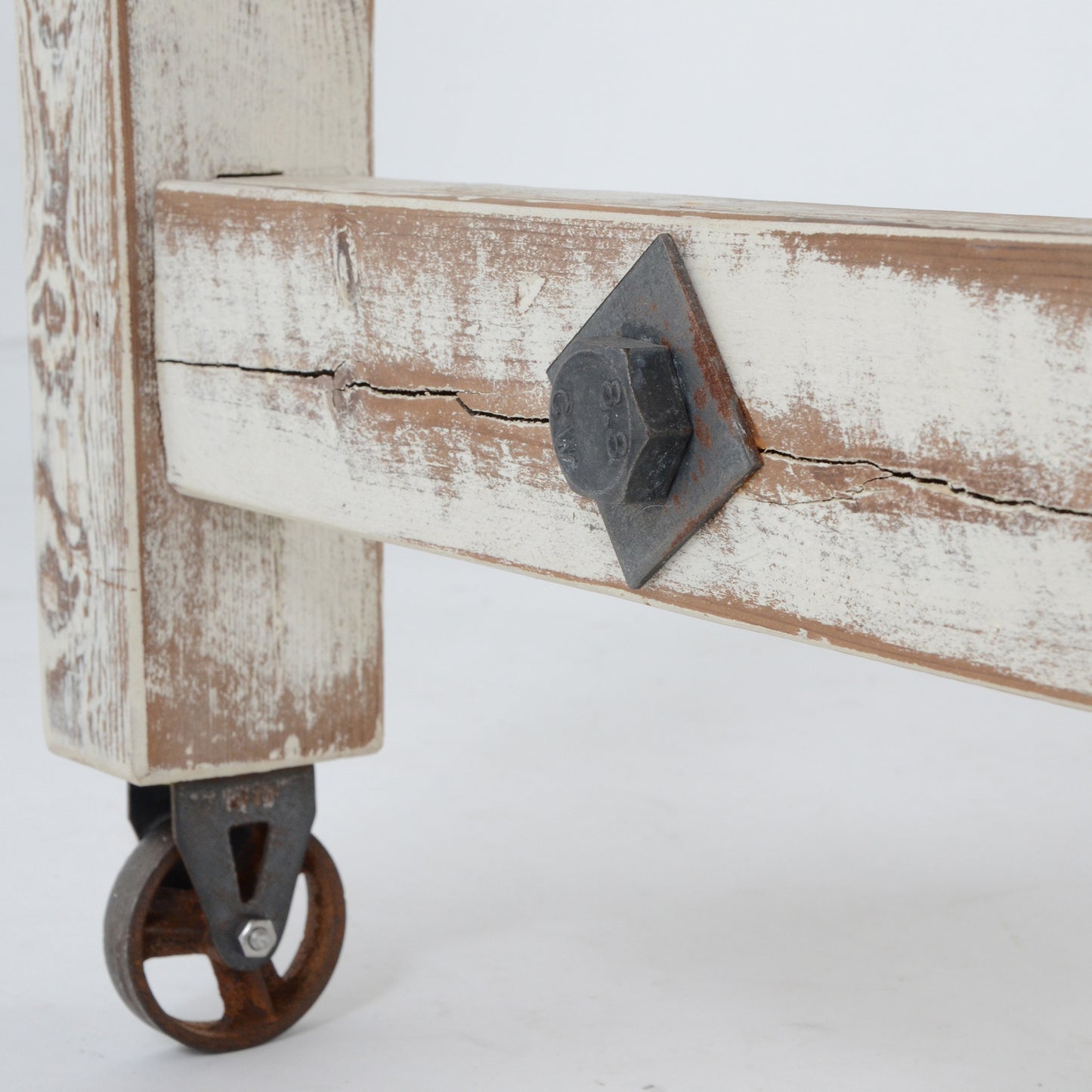 サーバーテーブル