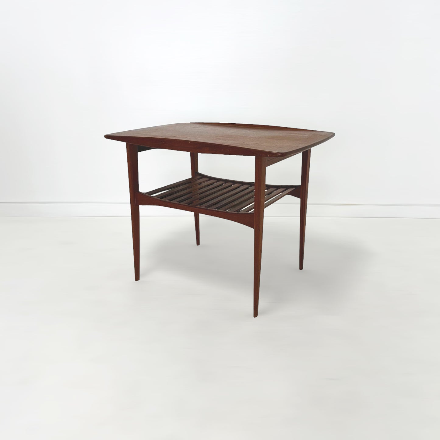 Tove & Edvard Kindt-Larsen サイドテーブル