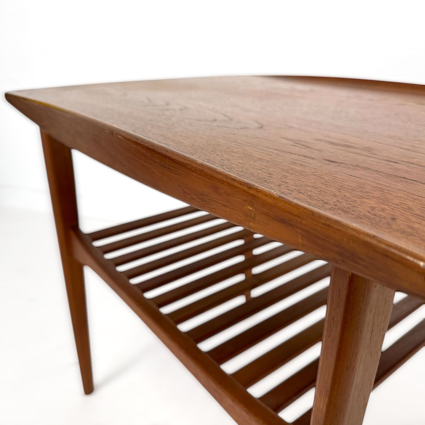 Tove & Edvard Kindt-Larsen サイドテーブル