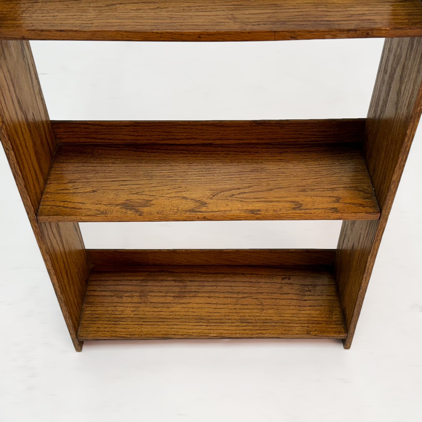 ブックシェルフ