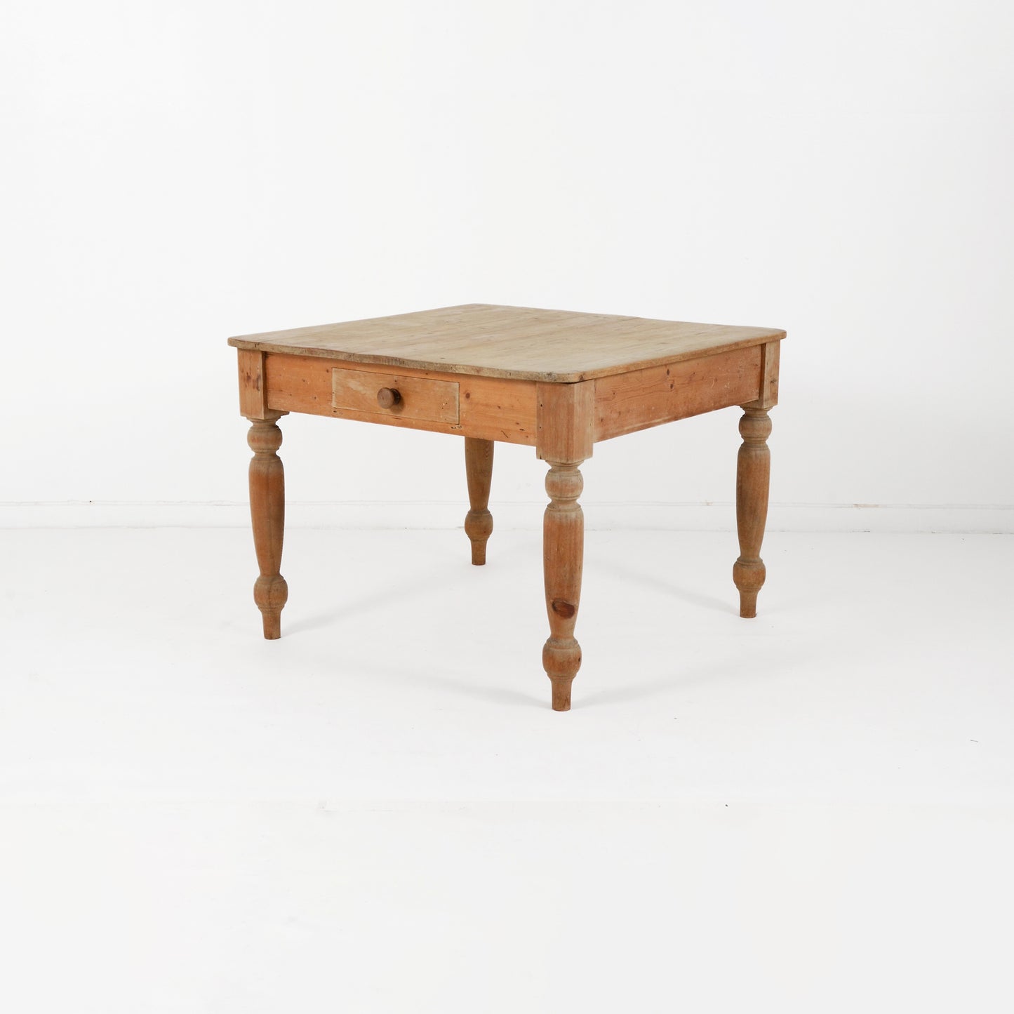 パインテーブル